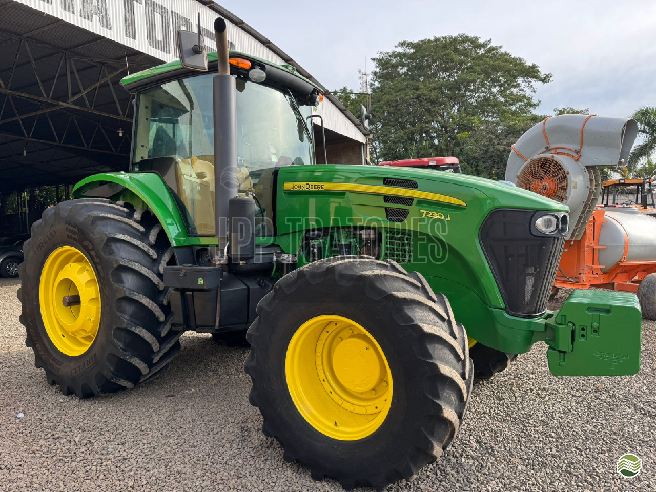 JOHN DEERE 7230J de JPP Tratores